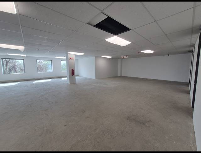 584M² OFFICE TO LET IN WOODMEAD